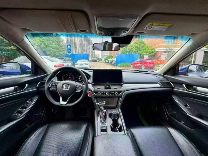 南宁18年本田雅阁5