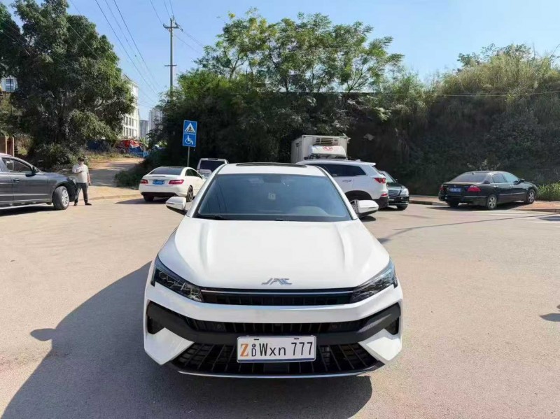 南宁24年江淮A51