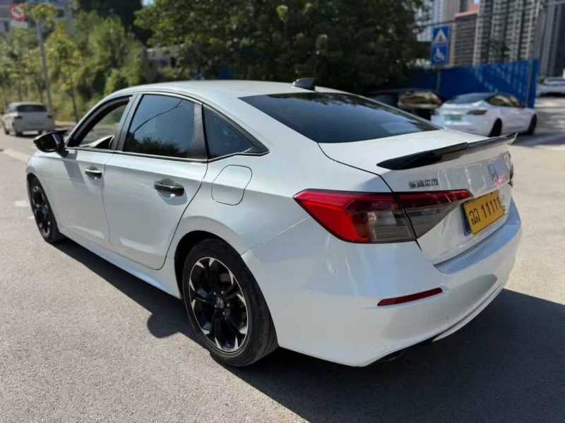 南宁23年本田思域8