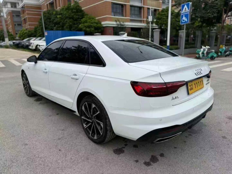 南宁23年奥迪A4L7