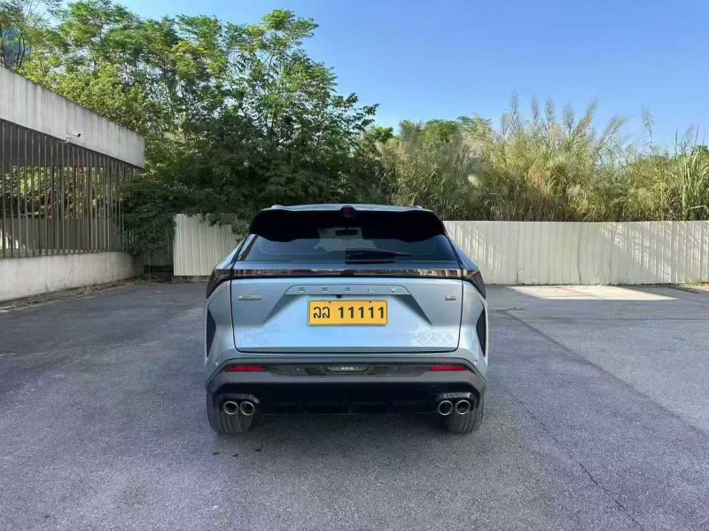 南宁23年吉利博越9