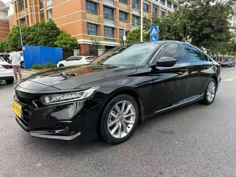 南宁22年本田雅阁2