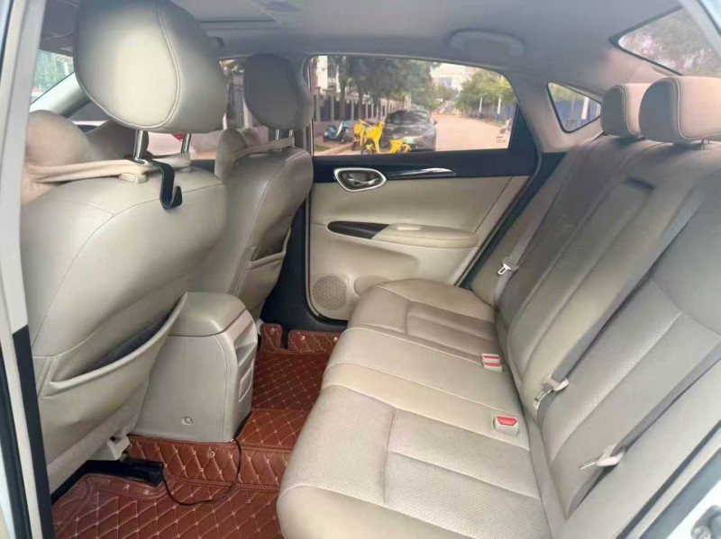 南宁17年日产轩逸5