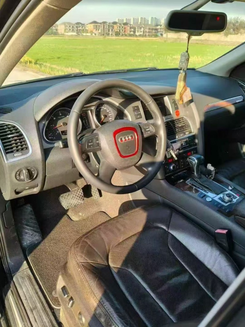 湖州11年奥迪Q76