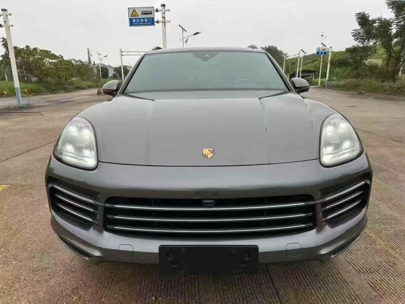 衡阳19年保时捷卡宴1