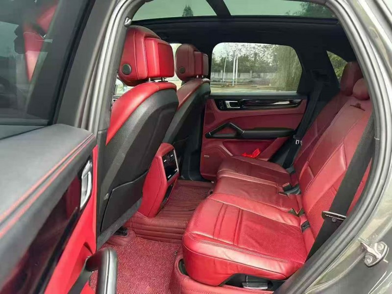 衡阳19年保时捷卡宴4