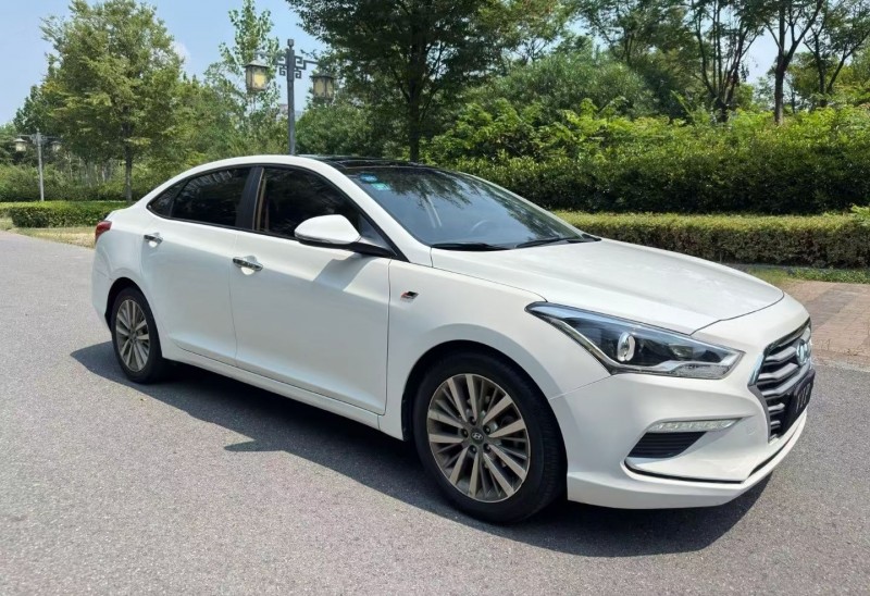 盐城19年现代名图2