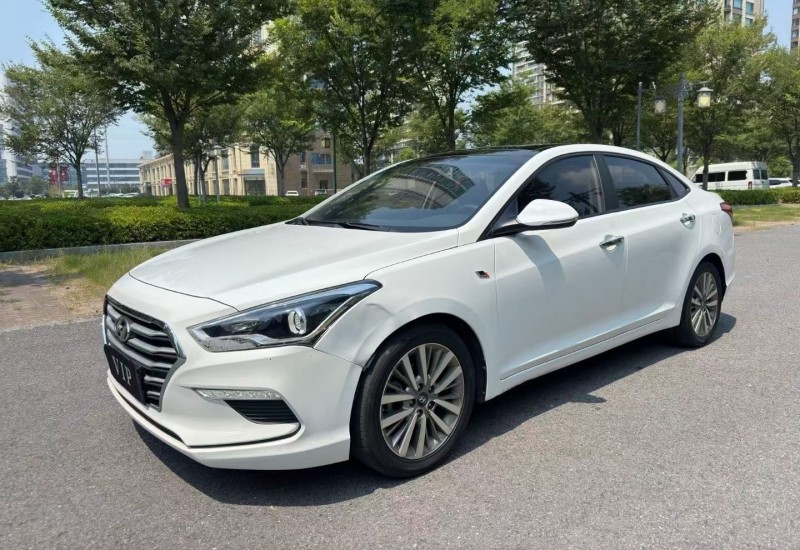 盐城19年现代名图3