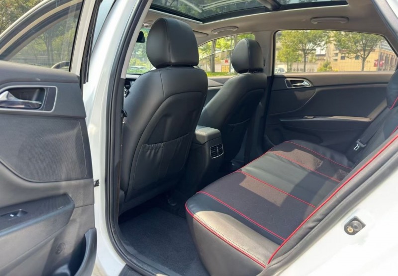 盐城19年现代名图5