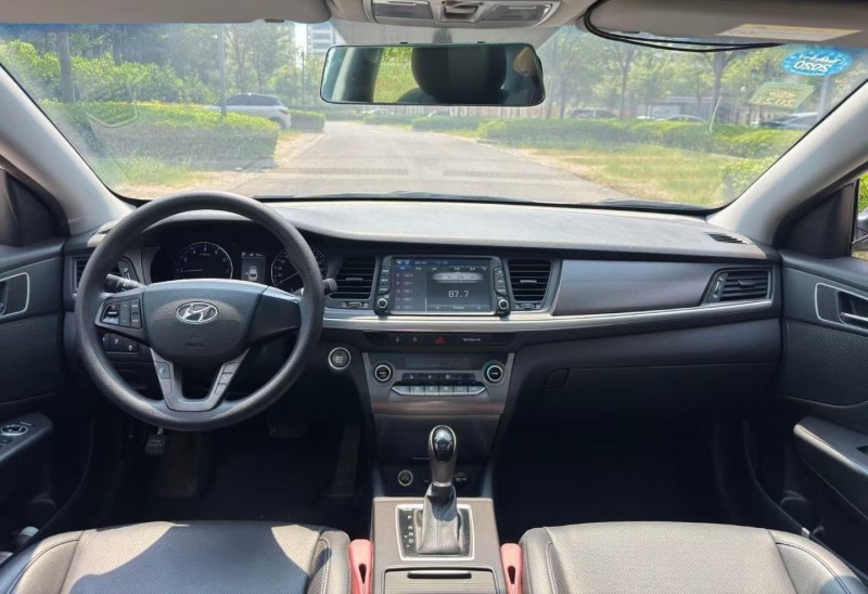 盐城19年现代名图7