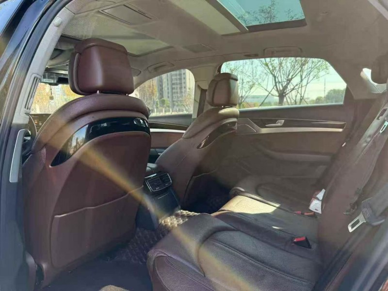 宜昌16年奥迪A8L7