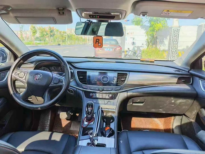 宜昌21年别克君越6