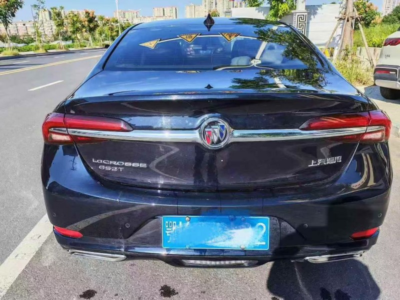 宜昌21年别克君越8