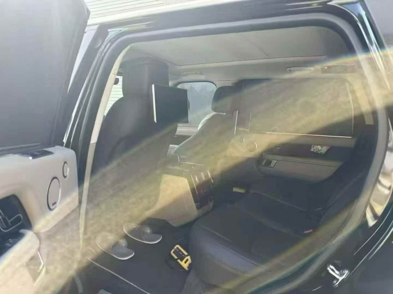 广州22年路虎揽胜行政8