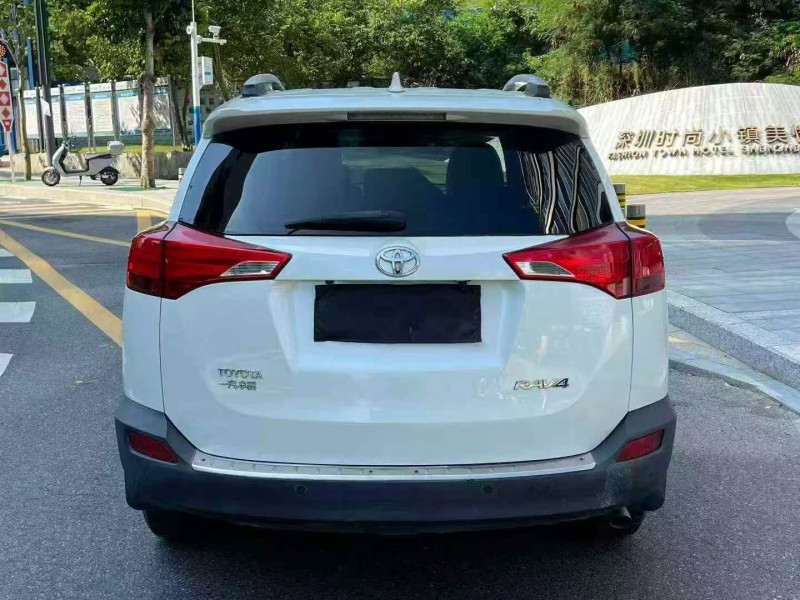 广州16年丰田RAV4荣放9