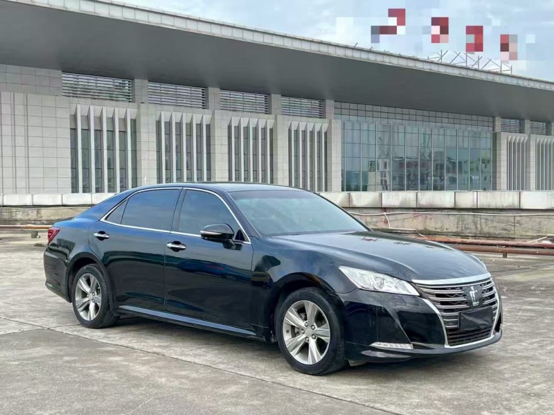 东莞17年丰田皇冠2