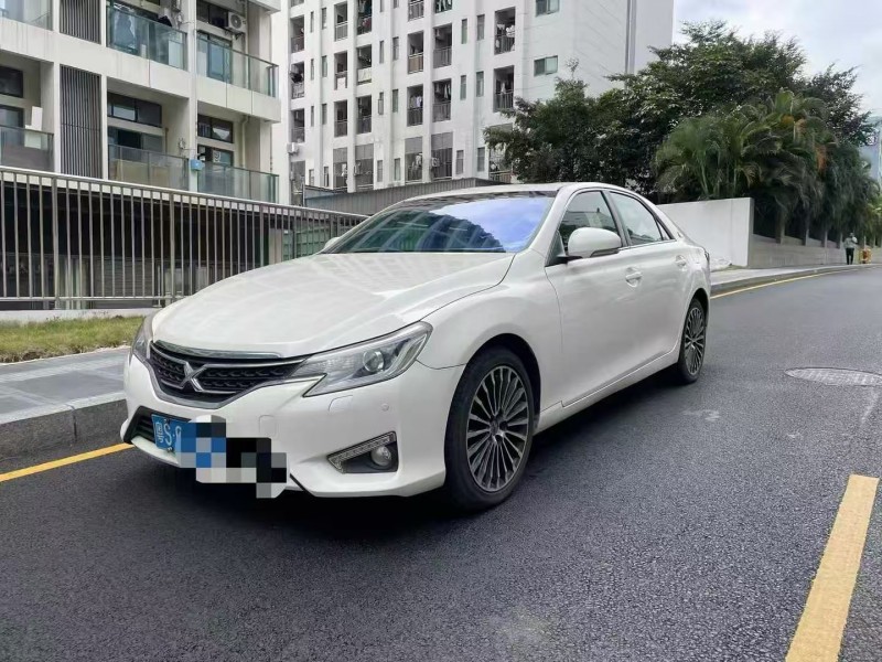 广州16年丰田锐志2