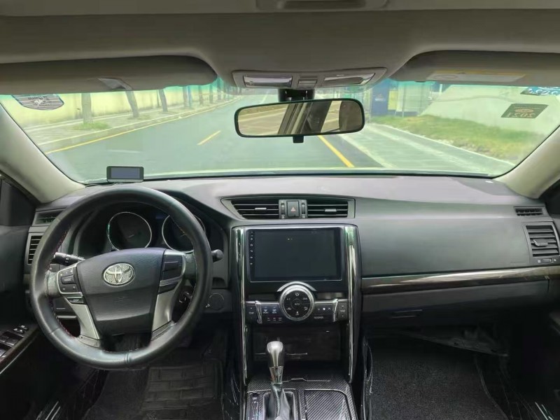 广州16年丰田锐志5