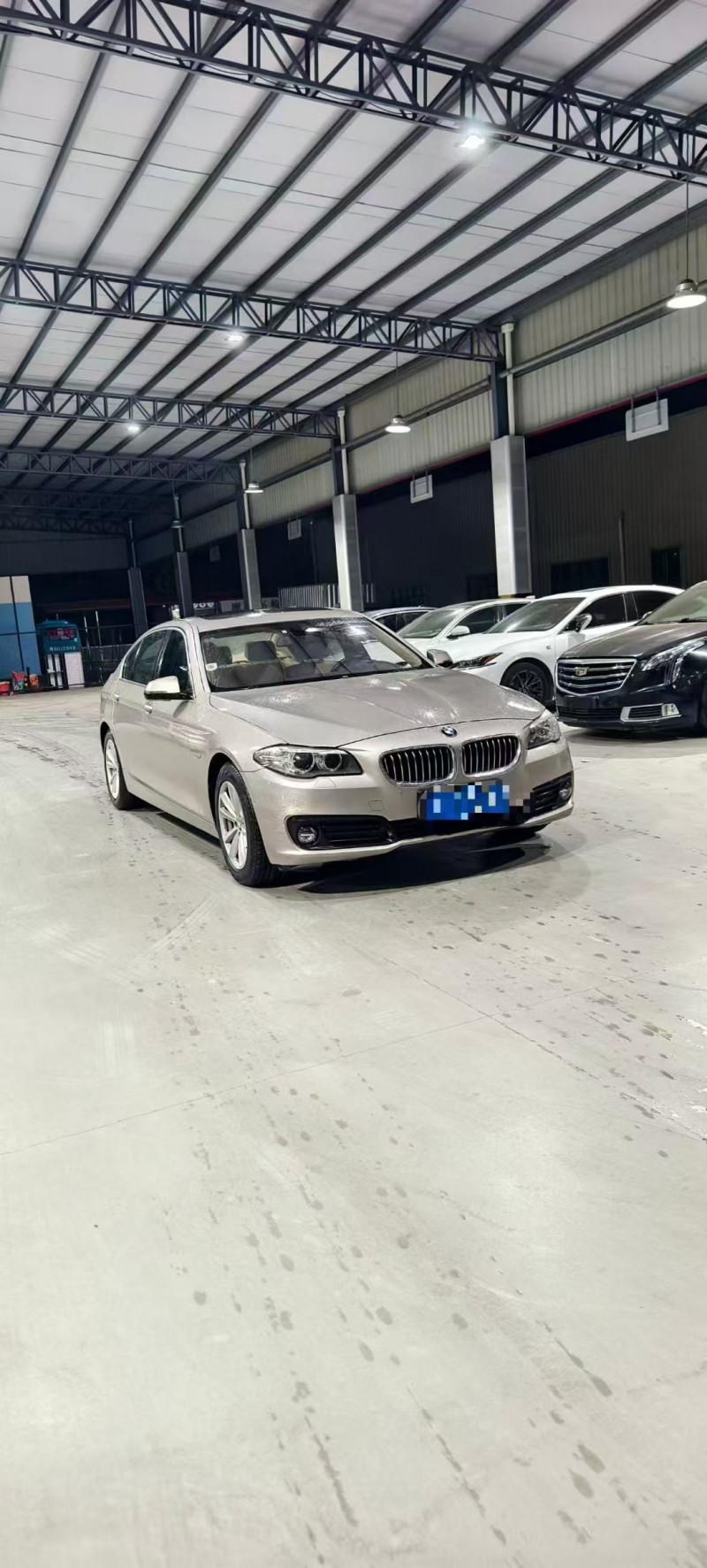 广州17年宝马5系3