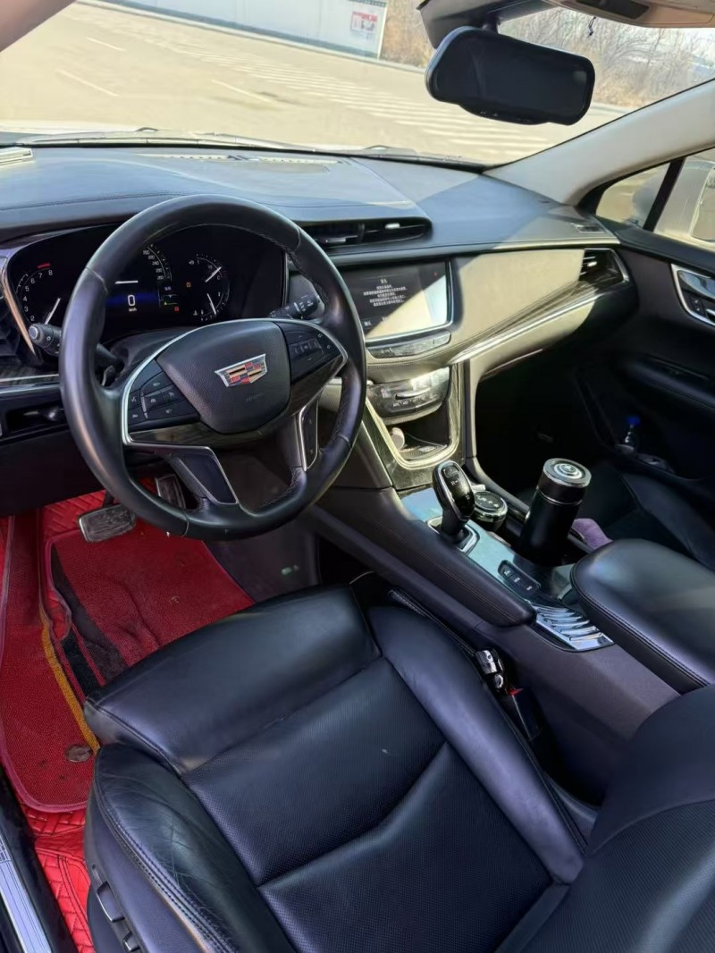 呼和浩特16年凯迪拉克XT56