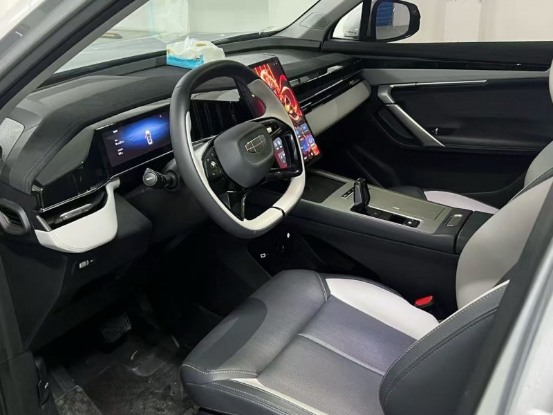 徐州25年吉利博越4