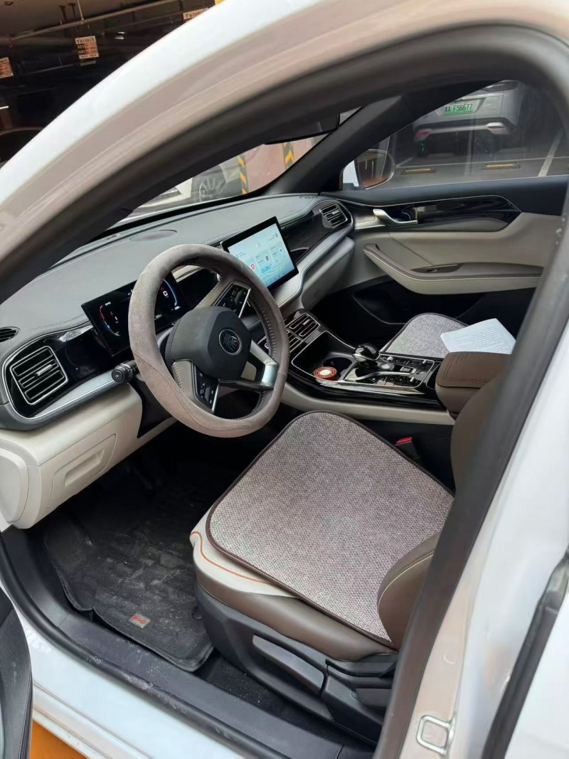 呼和浩特25年比亚迪秦6