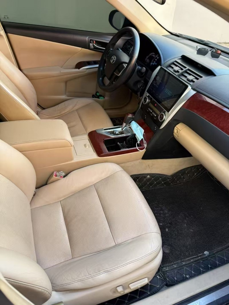 呼和浩特14年丰田凯美瑞4