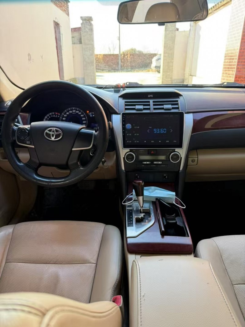 呼和浩特14年丰田凯美瑞6