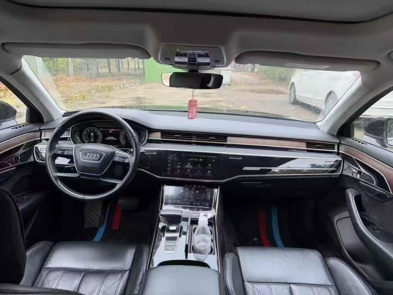 新乡19年奥迪A8L5