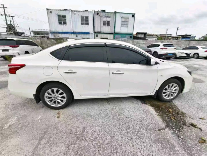 南宁23年日产轩逸3