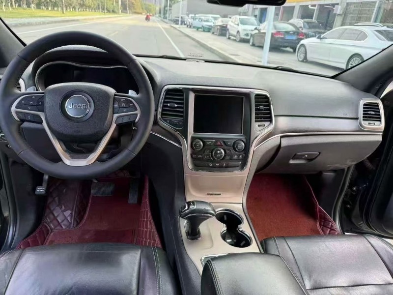 常州16年Jeep大切诺基3