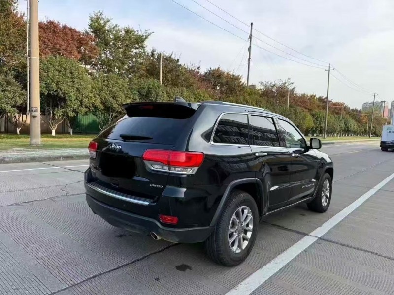 常州16年Jeep大切诺基8