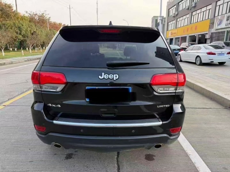 常州16年Jeep大切诺基9