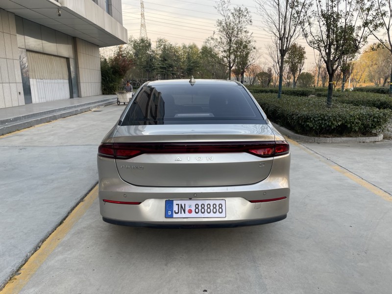 济宁24年传祺埃安S5809