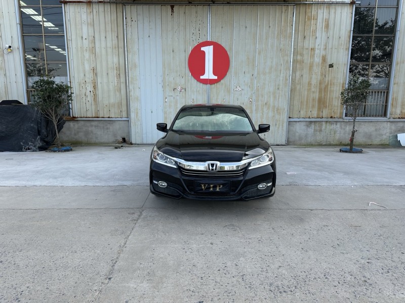 徐州17年本田雅阁1