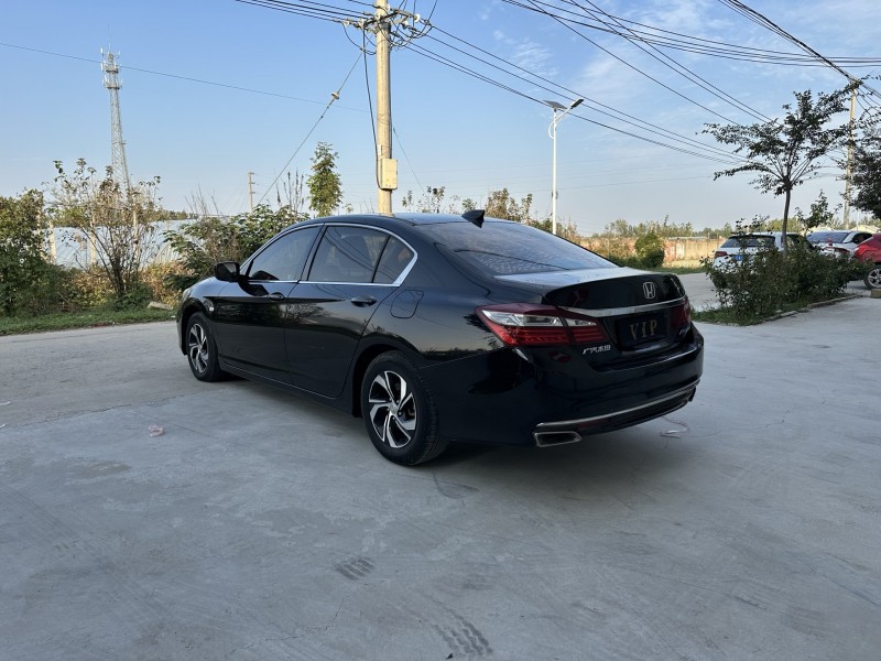 徐州17年本田雅阁3