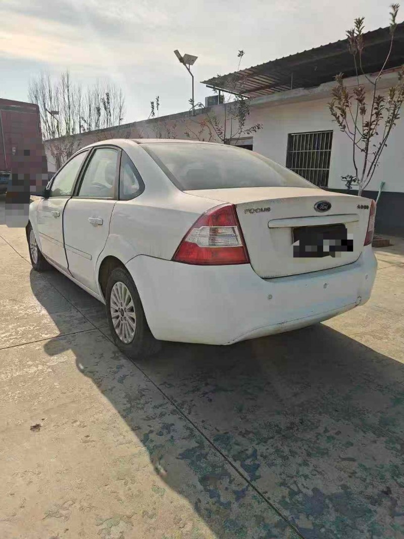 临沂15年福特福克斯8