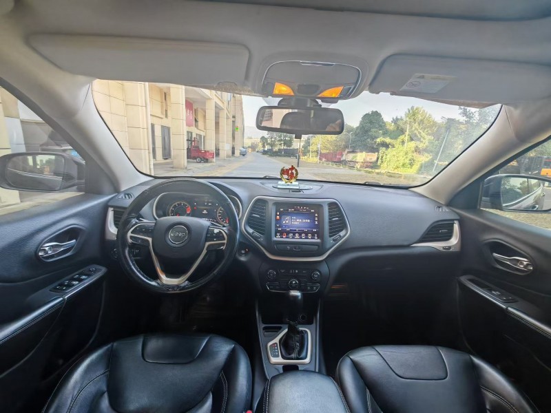 南昌18年Jeep自由光4