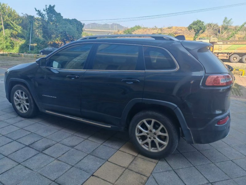 南昌18年Jeep自由光7