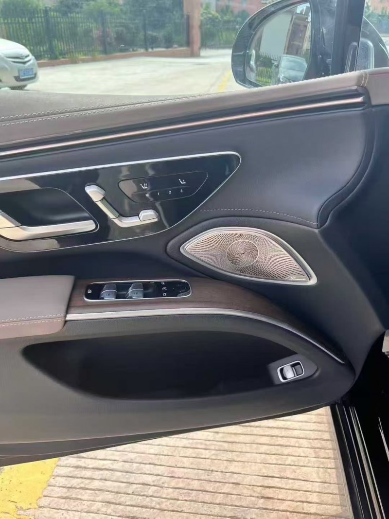 广州22年奔驰EQS5