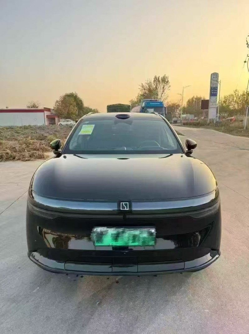 枣庄24年极氪汽车7X1