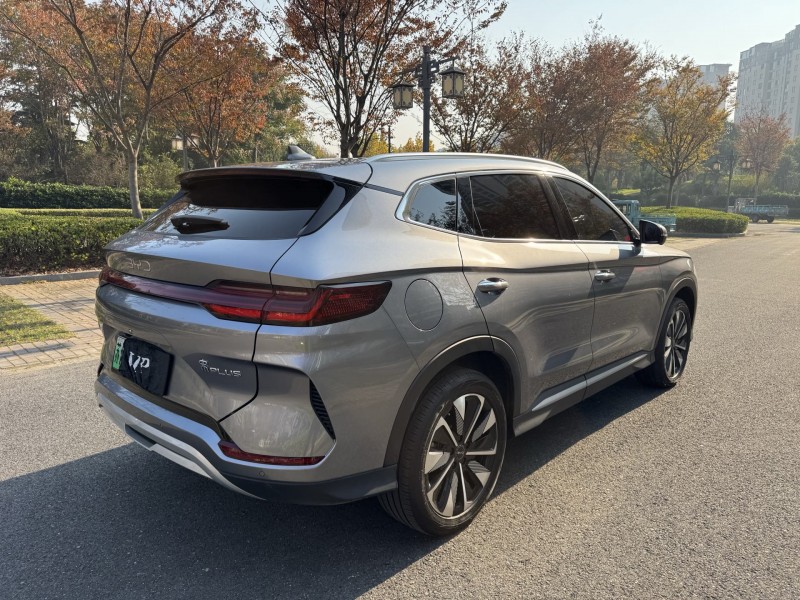 盐城25年比亚迪宋5