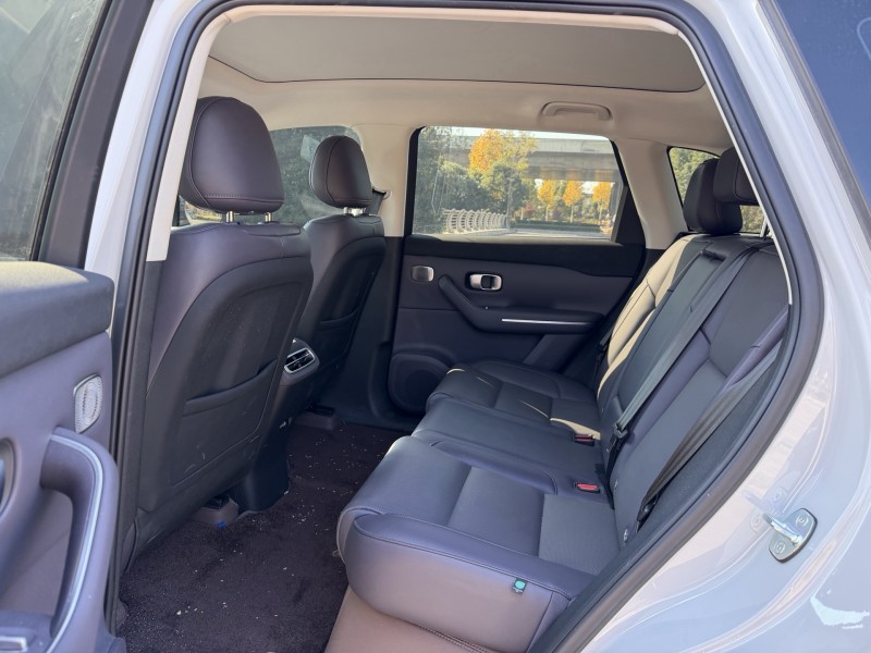 盐城24年零跑汽车C104