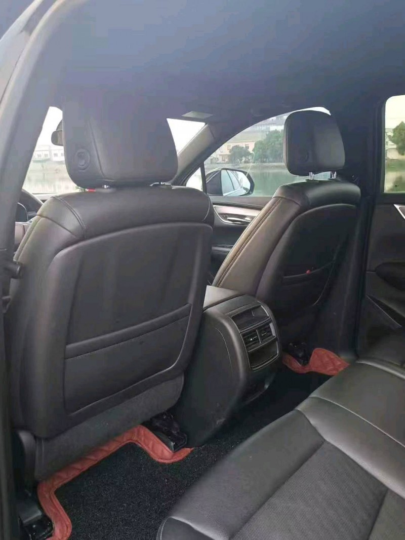 连云港20年凯迪拉克XT54