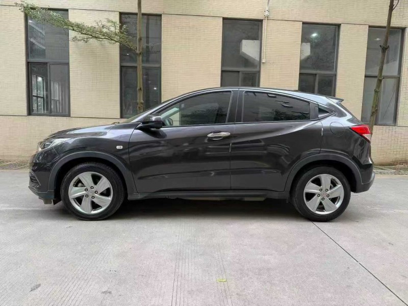 东莞21年本田缤智4