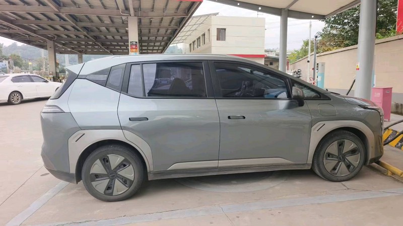 成都23年传祺埃安Y5