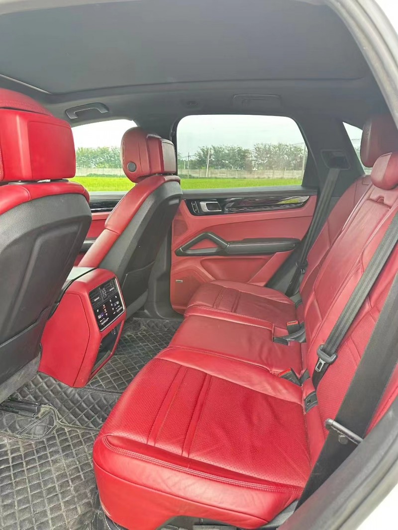 龙岩19年保时捷卡宴7