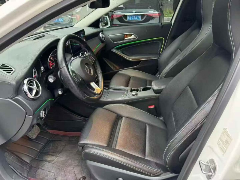 衡阳19年奔驰GLA7