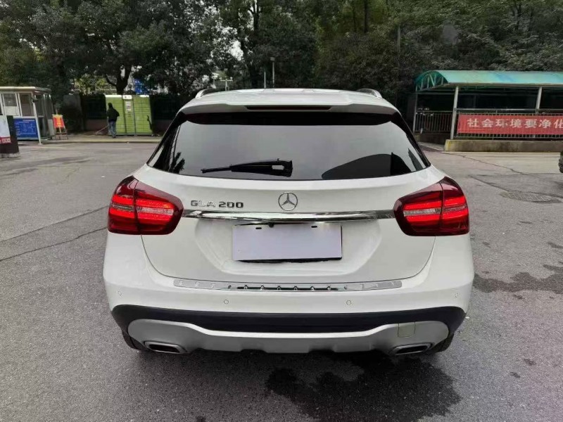 衡阳19年奔驰GLA9