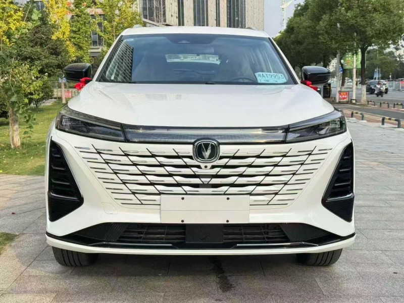 邵阳25年长安汽车CS751